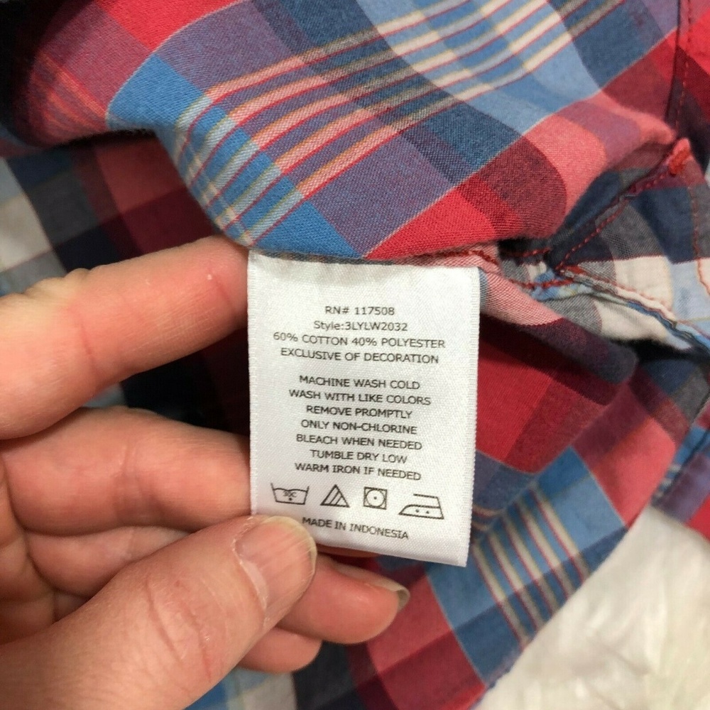 Levi's Standard Fit Plaid Button Front Shirt - Picture 8 of 8
